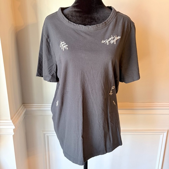 Set of Four Assorted Size XL Tops - 2 Short Sleeve 2 Long Sleeve - Picture 2 of 13